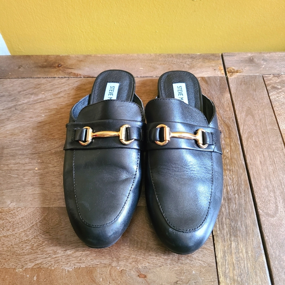 Steve Madden Kandi slip on loafer. Black size 6